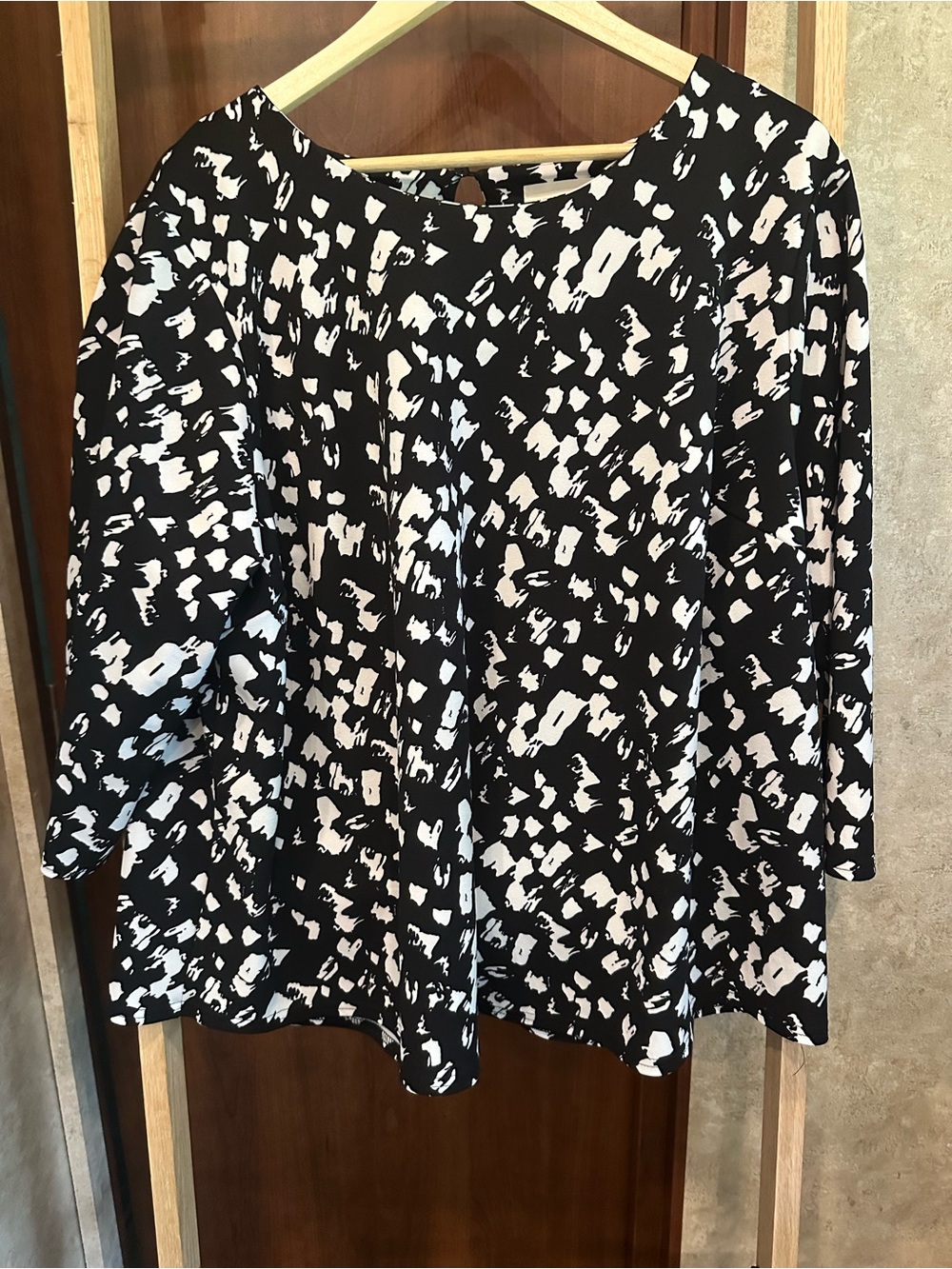 MELLODAY | Black & White Abstract | 3/4 to Long Sleeve Blouse | 3X